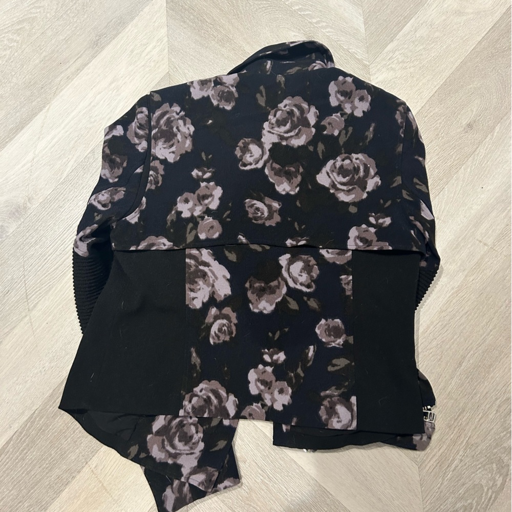 Aritzia Wilfred Japanese Crepe Fabric Moto light Jacket Black Zip Blazer Size 10 - Picture 3 of 4